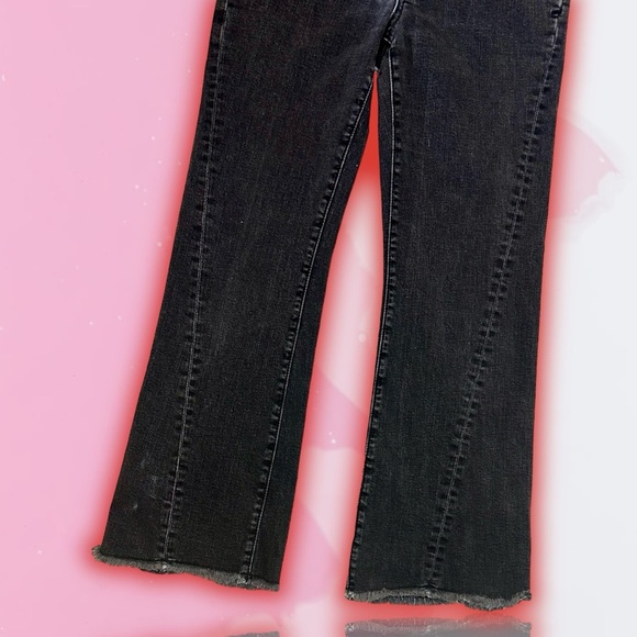 Pilcro Black Weathered ‘High-Rise Flare Jeans’ With Raw Hem Size 27 - Picture 9 of 16